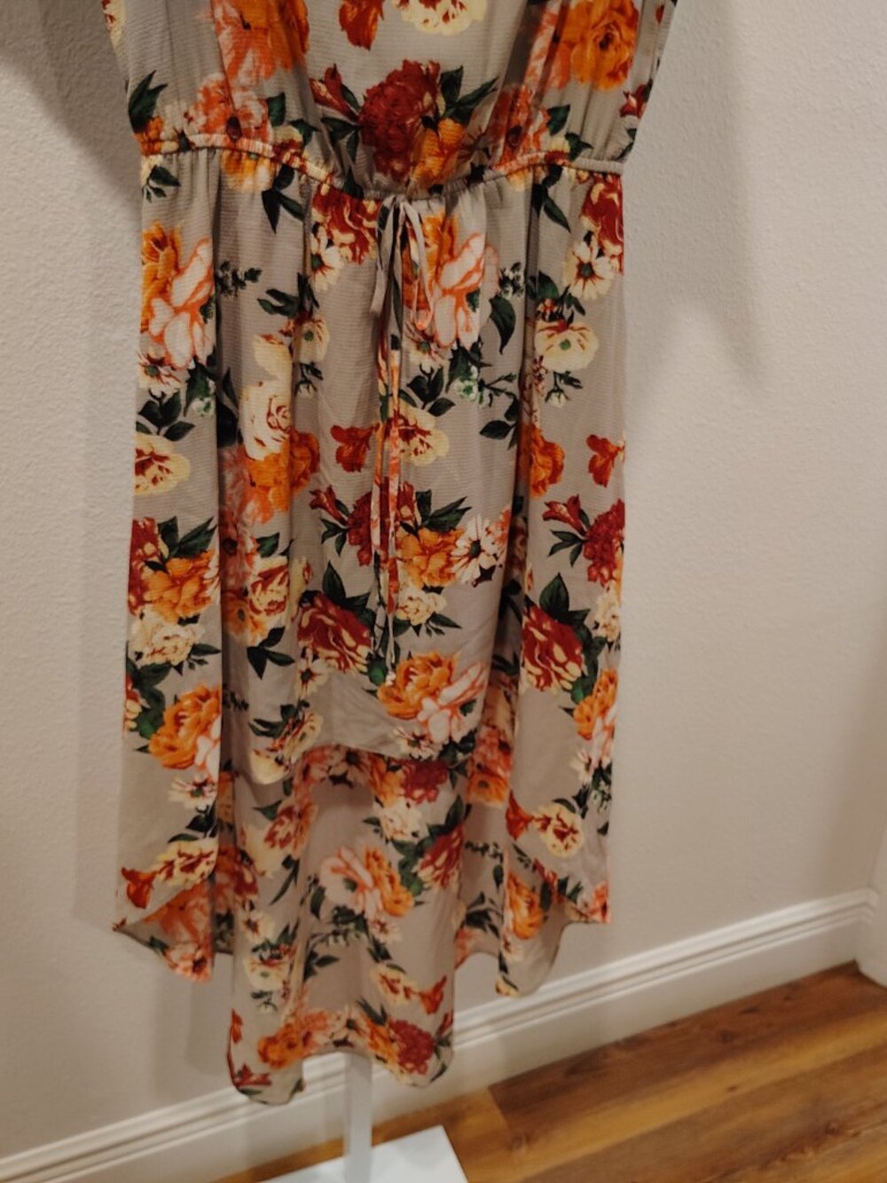 Apt. 9 Women's Floral High Low Dress Size Medium Cold Shoulder Polyester NWT - Picture 5 of 11
